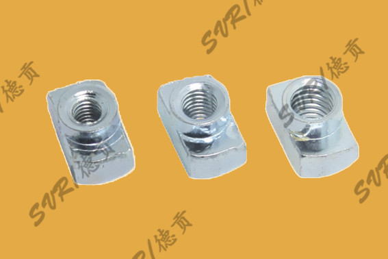 ����T����ĸ